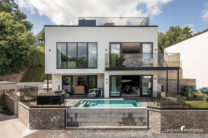 MED15557680427549DA8BEEB202F4159931