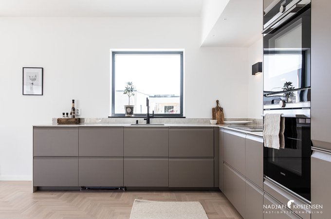 MED208332B5FBD84B5EA9CC427E754D4D1B