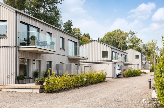 MED3F9BBA99219442C9B7E974FF8434AF80