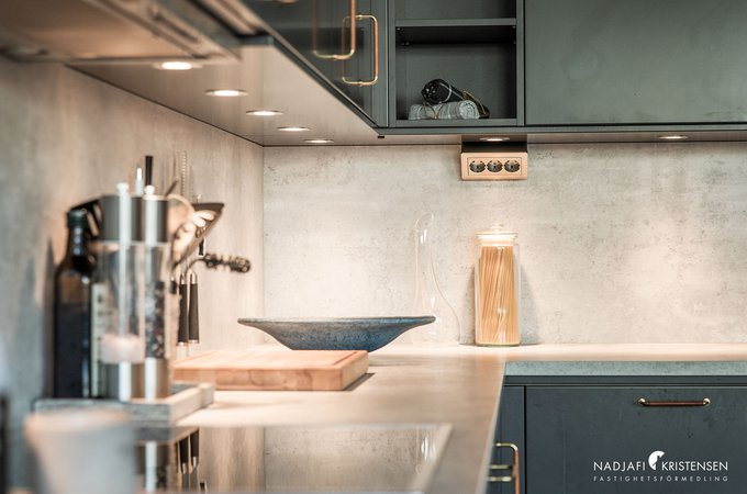 MED90161373D76F481699E30CEAB787F8DD