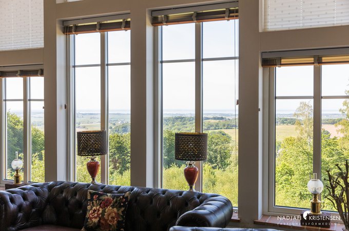 MED9048B83A7A204B349A5D4679FFB0F958